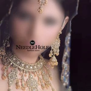 Delicate Pakistani Bridal Necklace Jewelry Set Comes With Earrings Pair and Tika