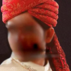 Excellent Wedding Turban Online In Red Jamawar Fabric Features Long Tail