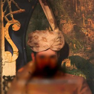 Eminent wedding turban for groom in offwhite colour features side fan and short length tail