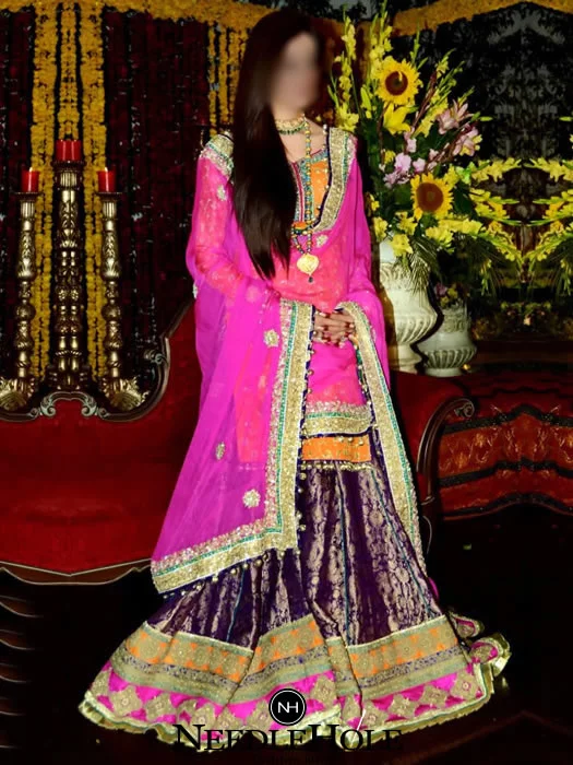 Mehdi bridal lehenga dress for women, sweet-heart neck emebllished bridal shirt, bridal lehenga and bridal dupatta