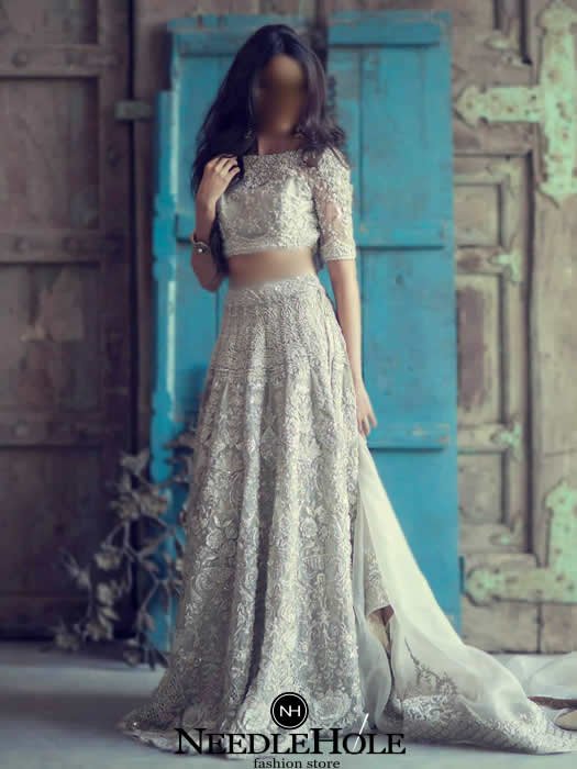 17 Fancy & Glam Neckline Designs for All Your Bridal Outfits | WeddingBazaar