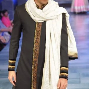 Beautiful men shawl for wedding in offwhite color jamawar with contrast triple border edges