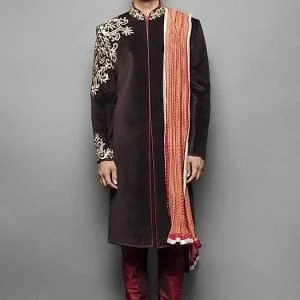 Men shawl in peach crushed silk with contrast edges