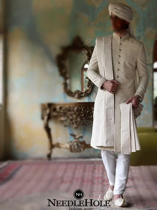 Groom shawl with embroidery in offwhite raw silk fabric